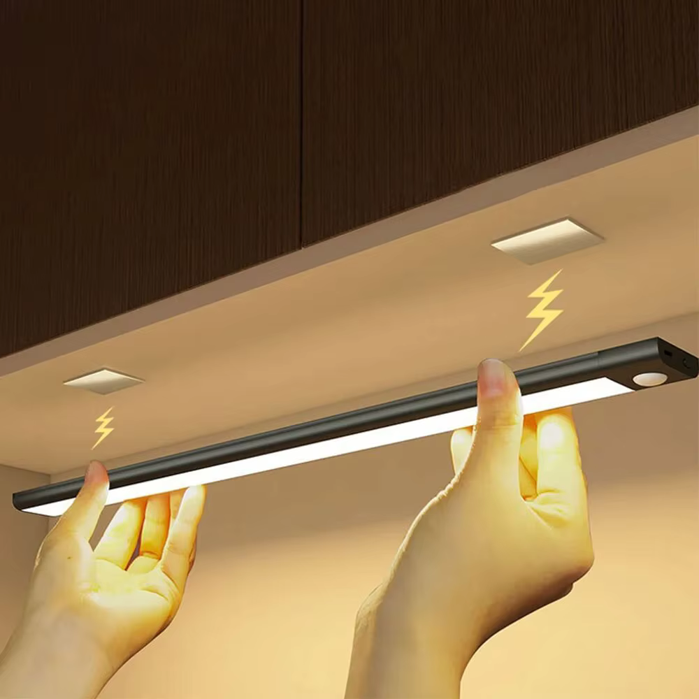 Lampe LED USB Type-C Rechargeable avec Capteur de Mouvement