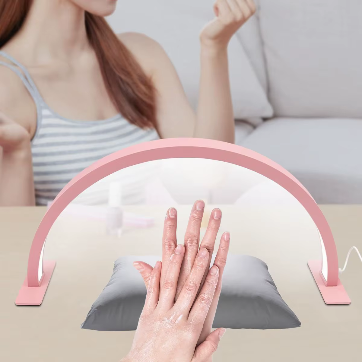 La lampe LED à ongles en forme de croissant